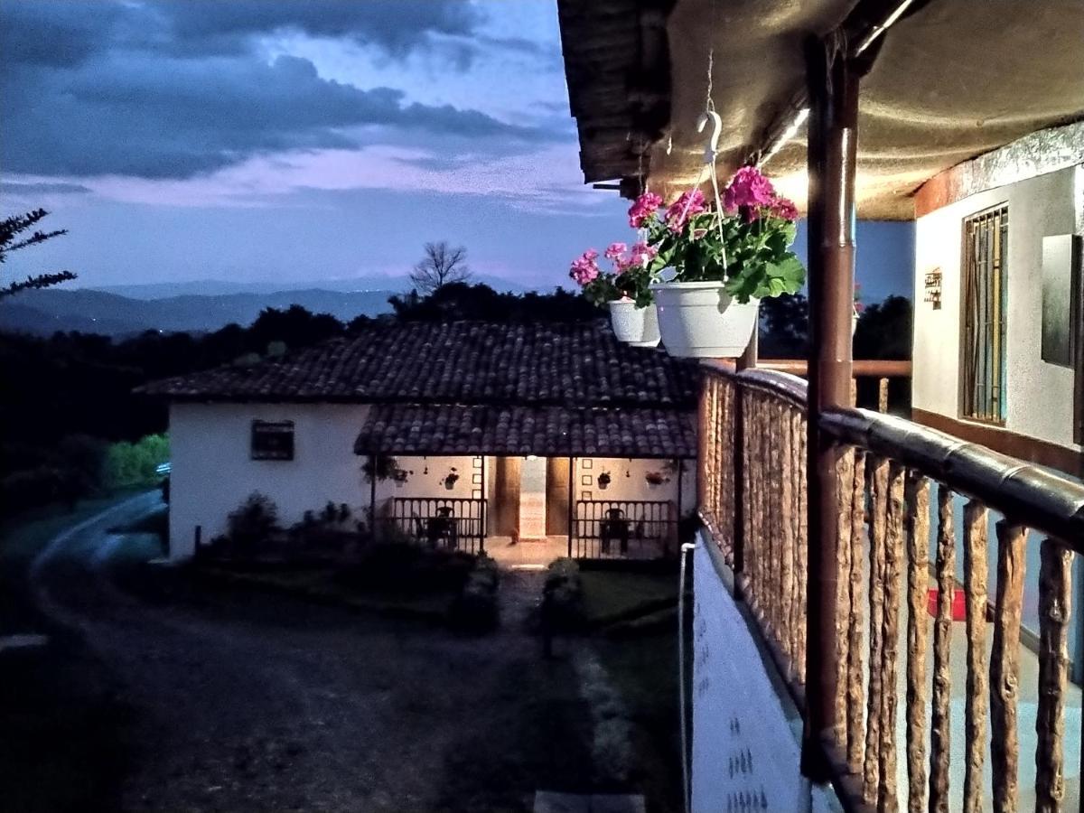 Hacienda Cafetera La Gaviota Villa Chinchina ภายนอก รูปภาพ